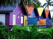 Casute colorate in Bahamas