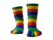 Ciorapi cu degete colorati