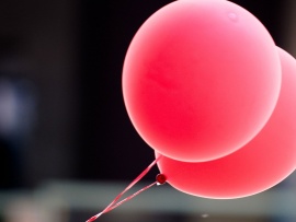 Doua baloane rosii (click to view)