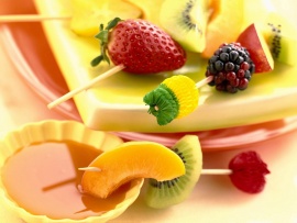 Fructe pe scobitoare (click to view)