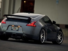 Nissan 370Z (click to view)