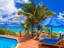 Piscina langa ocean (click to view)